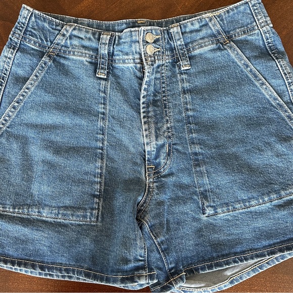 GAP Denim Shorts - Picture 1 of 3